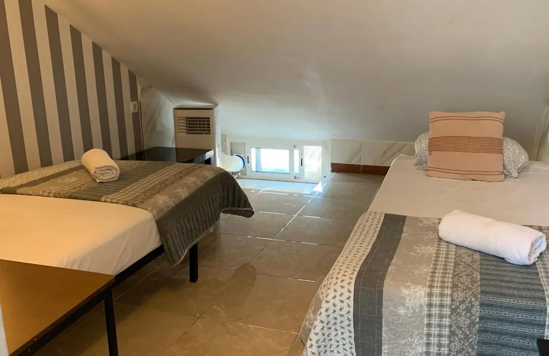 Malaga Centro Hostel (Adults Only)-1