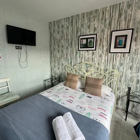 Malaga Centro Hostel (Adults Only)-3